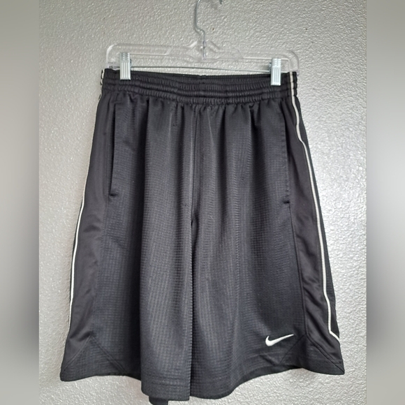 Nike Men's RARE FIND Black Shorts Vintage Long Sports Exercise Festival Retro M - Picture 1 of 5